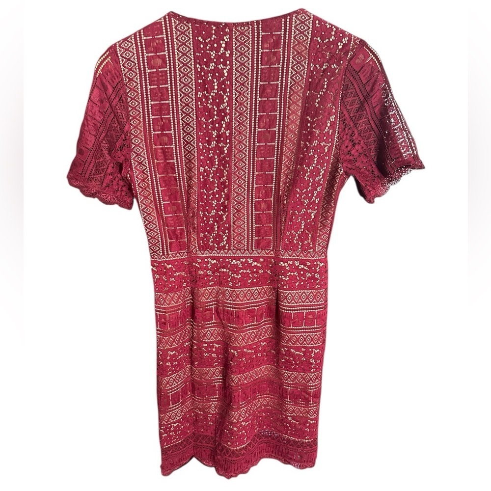 Forever 21 v-neck lace mini dress. Burgundy lace, lined size M - Picture 2 of 6